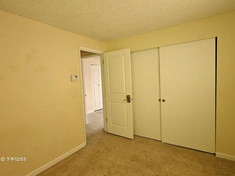 45th Pl S — Photo 18