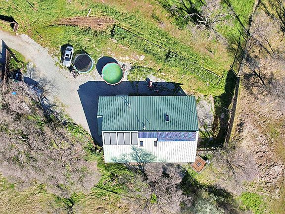 2nd image of 20516 Pleasant Valley Rd