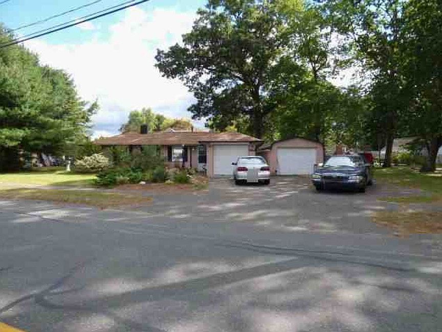 639 Silver St, Agawam, MA 01001 Zillow