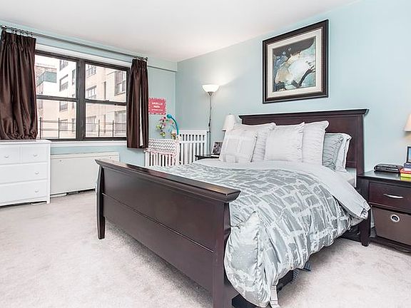 3rd image of 201 E 28th St #3R