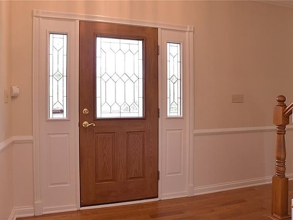 3rd image of 1462 Cricklewood Way