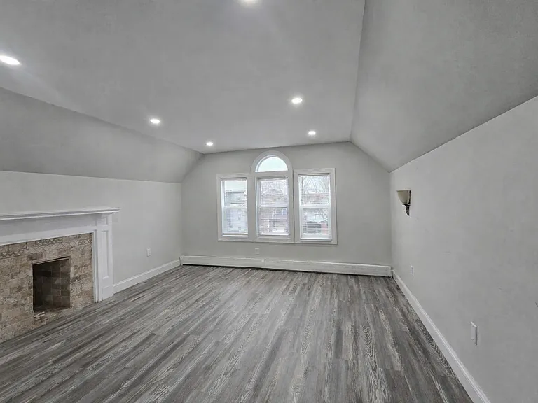 200 Norfolk St #3 — Photo 8