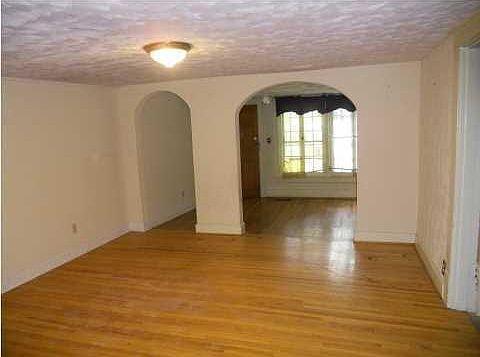 5th image of 3629 Fountain Ave