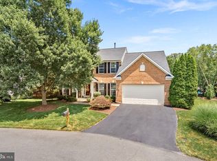43682 Maverick Ln, Chantilly, VA 20152