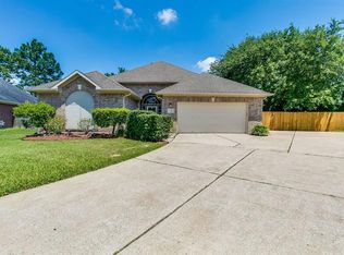 110 Briarwood Ct, League City, TX 77573