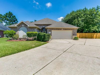 110 Briarwood Ct, League City, TX, 77573