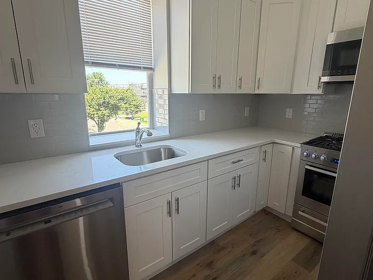 49 Summit Ave #2 — Photo 6