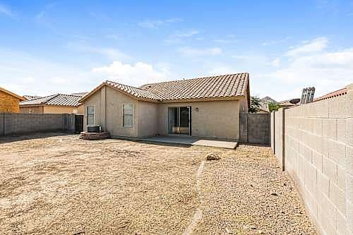 3rd image of 204 E Beth Dr