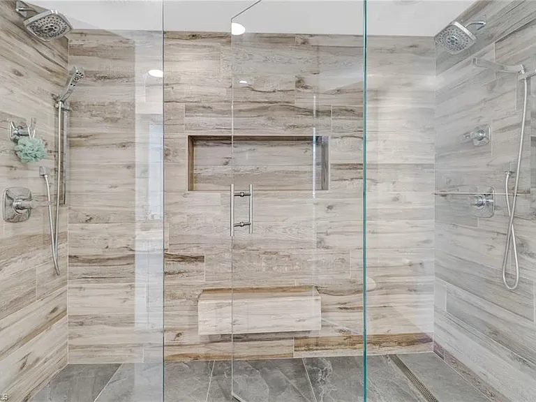 3000 Oasis Grand Blvd #606 — Photo 22