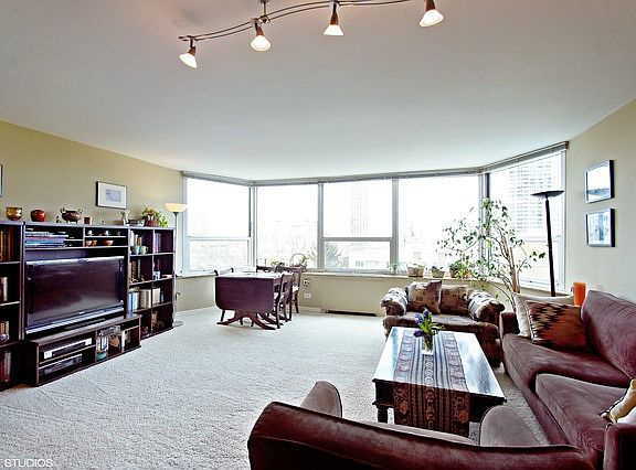 2nd image of 720 W Gordon Ter APT 6K