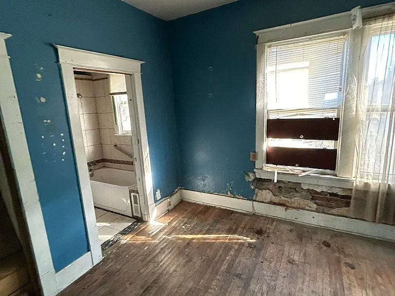 4424 Marcus Ave — Photo 30