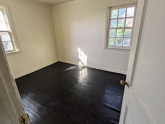 5th image of 11 N Cannon Dr #1