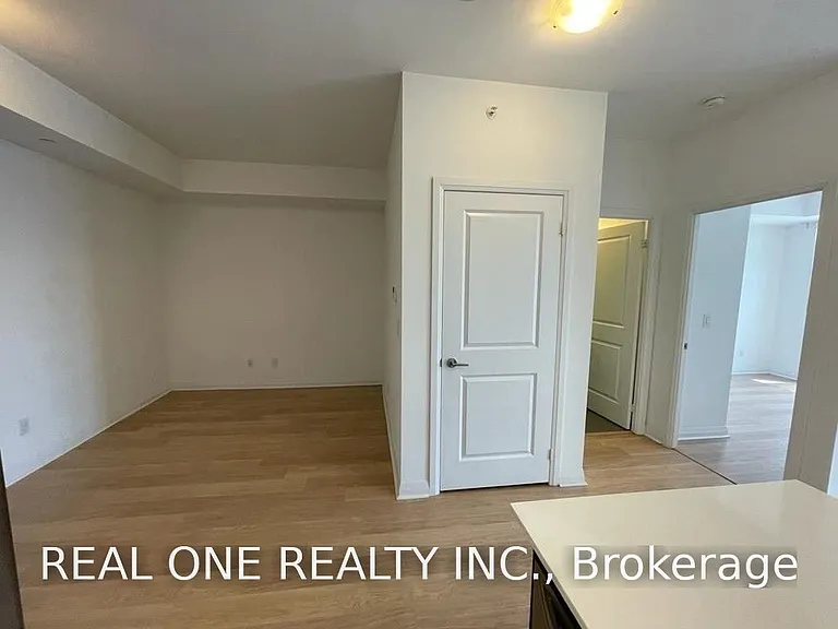 55 Oneida Cres #1605 — Photo 8