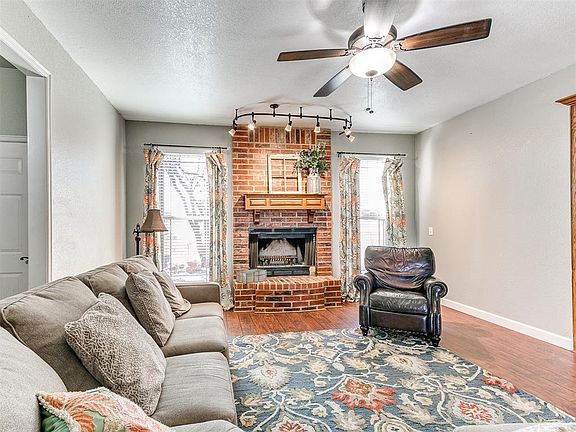 5th image of 13632 Oak Hill Dr