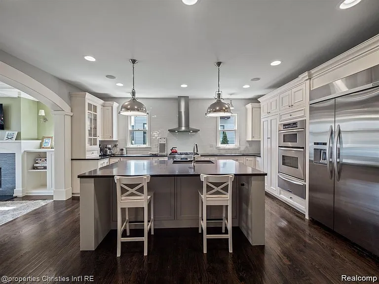 731 S Bates St — Photo 10