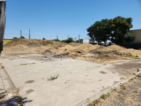 702 S San Joaquin St, Stockton, CA 95203