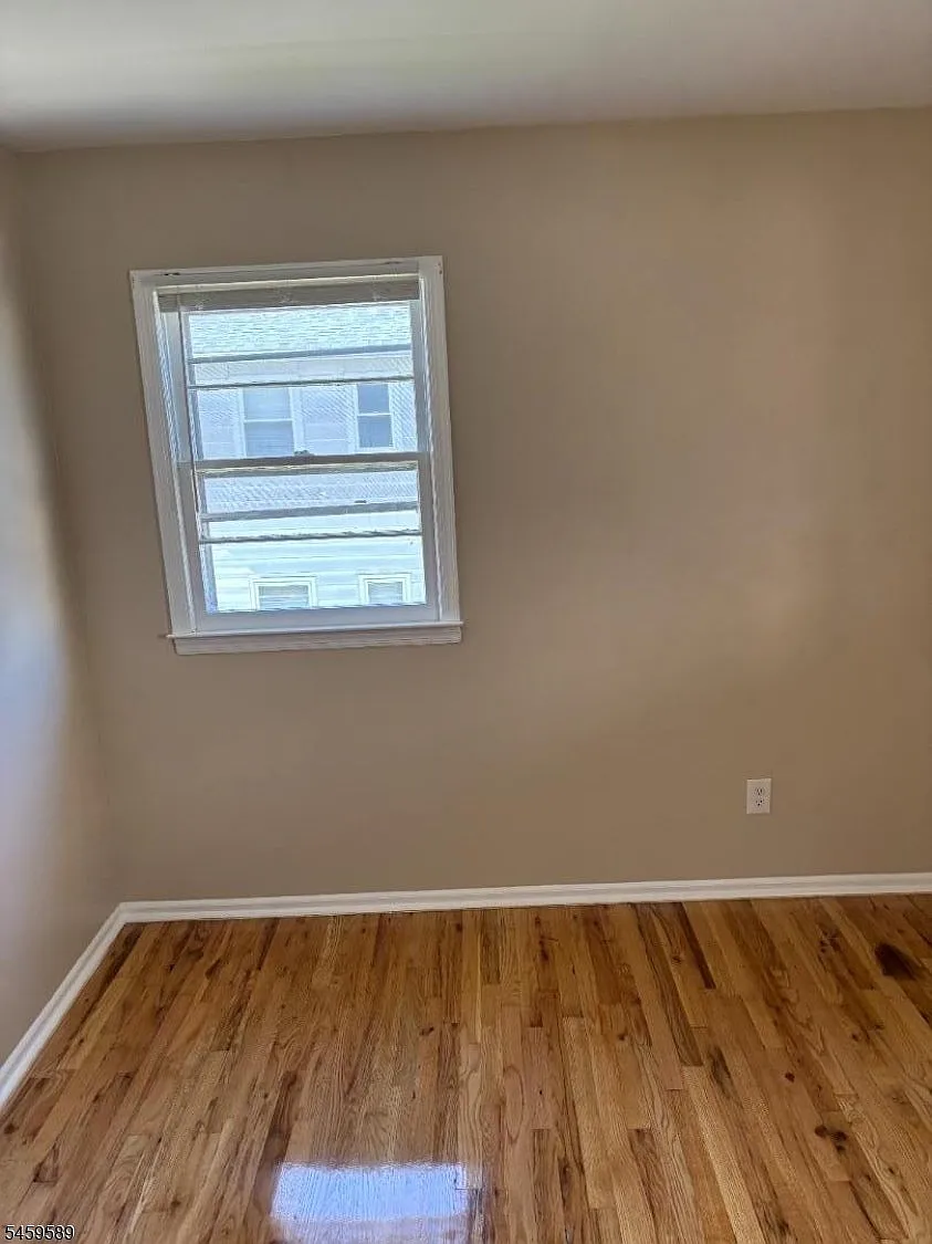 3 bed, 1.5 bath, $2,800 — Photo 4
