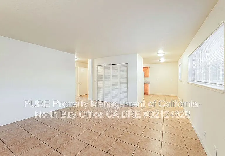 1402 Washington St #6 — Photo 5