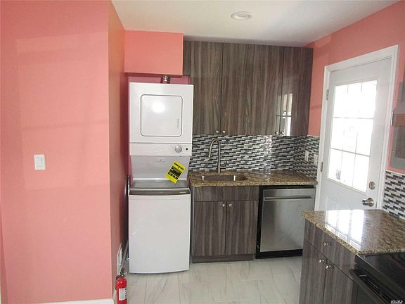3rd image of 834 Washington Ave