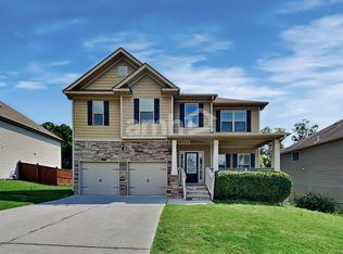 402 Cleburne Pl, Acworth, GA 30101