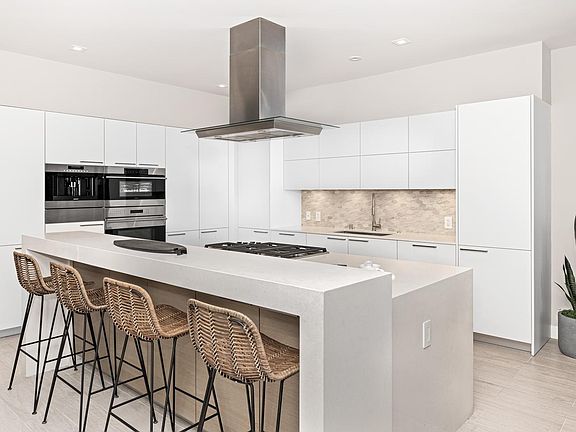 2nd image of 2280 Newport Blvd #201