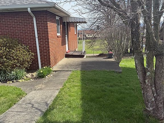 3rd image of 112 Easy St