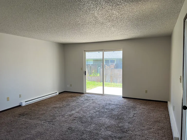 1804 N Regal St — Photo 4