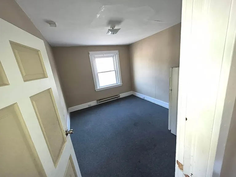 88 Fairfield Ave #4 — Photo 4