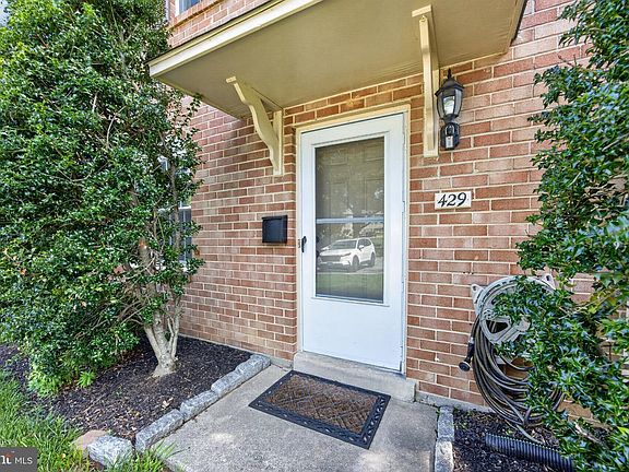 3rd image of 429 Carmarthen Ct