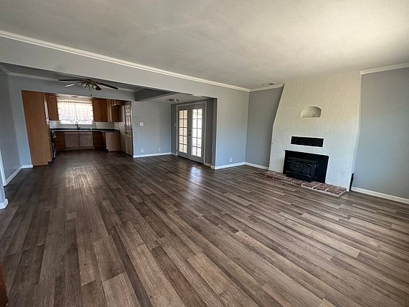 2nd image of 738 N Windsor Ave