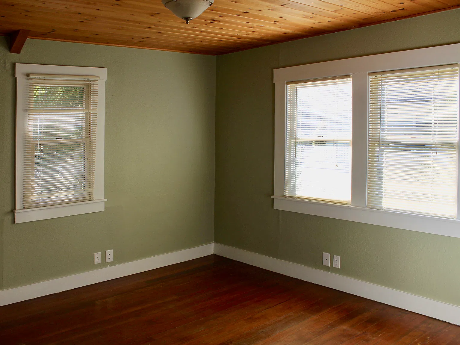 2 bed, 1100 sqft, $2,950 — Photo 3