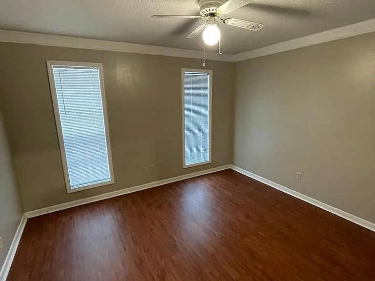 107 Country Ln — Photo 7