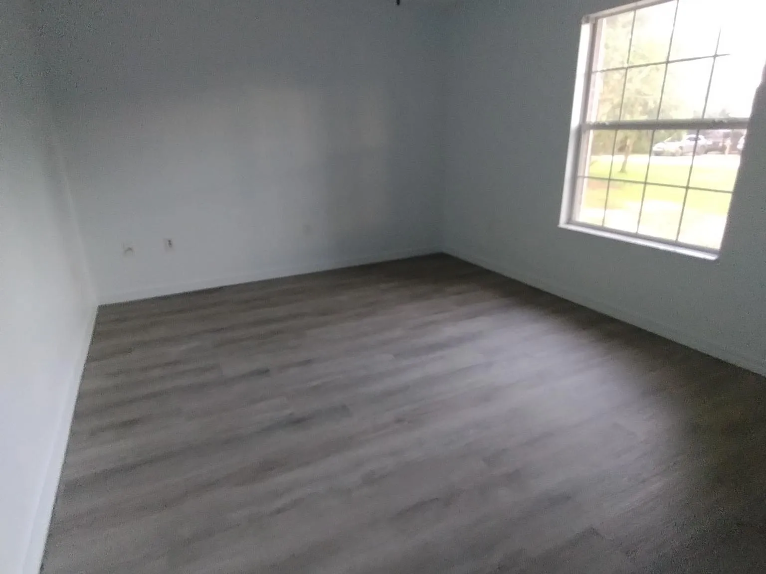 4 bed, 2082 sqft, $2,400 — Photo 2