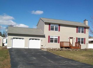 2 Tears Ct, Shawangunk, NY 12589