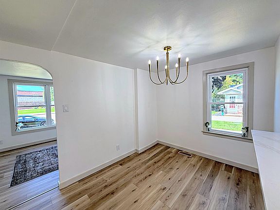 5th image of 918 Grand Ave