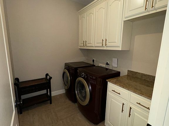 3rd image of 106 Andrew Dr