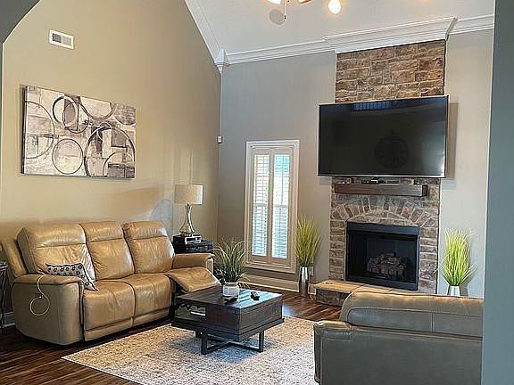 4th image of 3519 Smith Brothers Ln