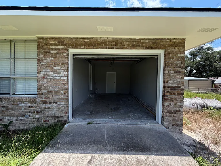4965 Pikes Pond Rd — Photo 2