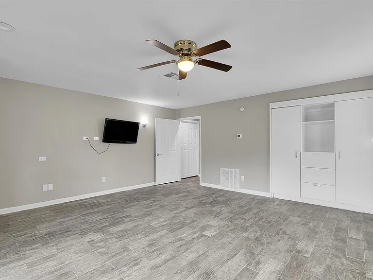 3555 Balboa Cir — Photo 21