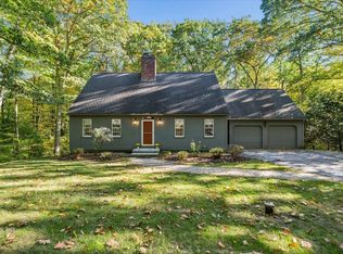 33 Ledgewood Rd, Bedford, NH 03110