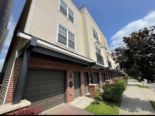 1011 Barrett St #1011