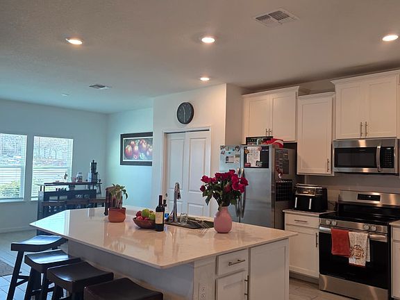 4th image of 3573 NE 40th Ln
