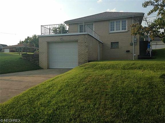 3rd image of 65371 Three Hills Dr