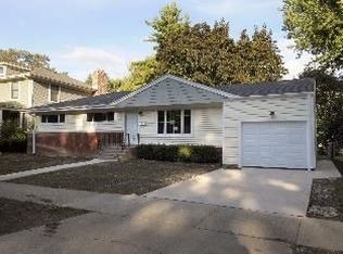 737 N Gibbons Ave, Arlington Heights, IL 60004