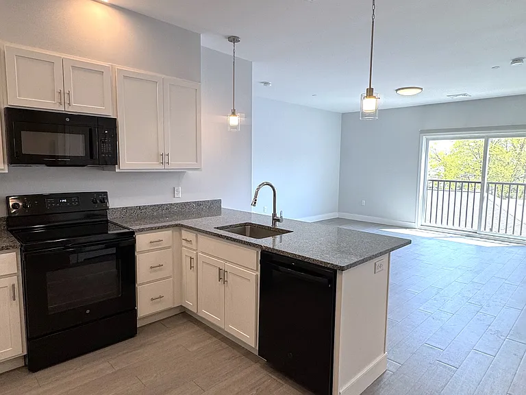 118 Old Colony Ave #422 — Photo 3