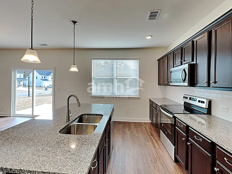 6201 Bridlewood Ln — Photo 3