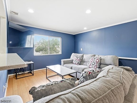 5th image of 10 Cross St 5 #5