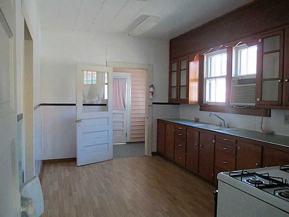 5th image of 652 Avenue F