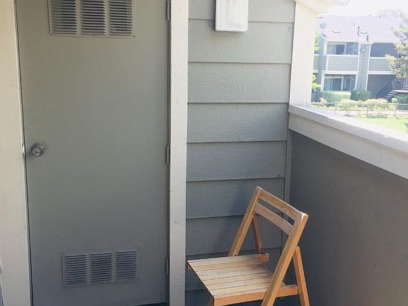 5th image of 54 Castlecrest Dr