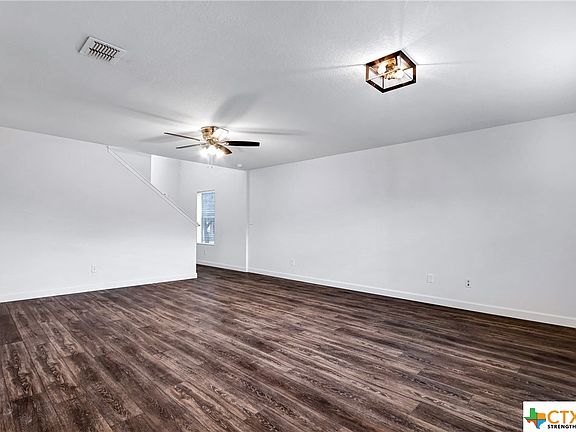 4th image of 488 Auburn Park